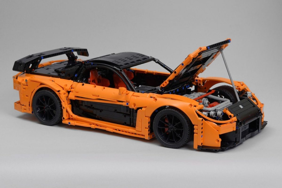 La Mazda RX-7 VeilSide de Fast and Furious est disponible en Lego